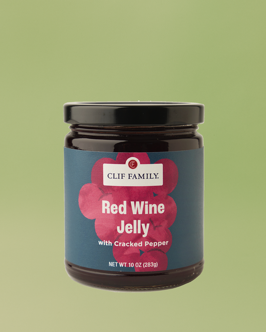 Red Wine Jelly with Cracked Pepper – Fruity & Savory Spread with Black Peppercorns